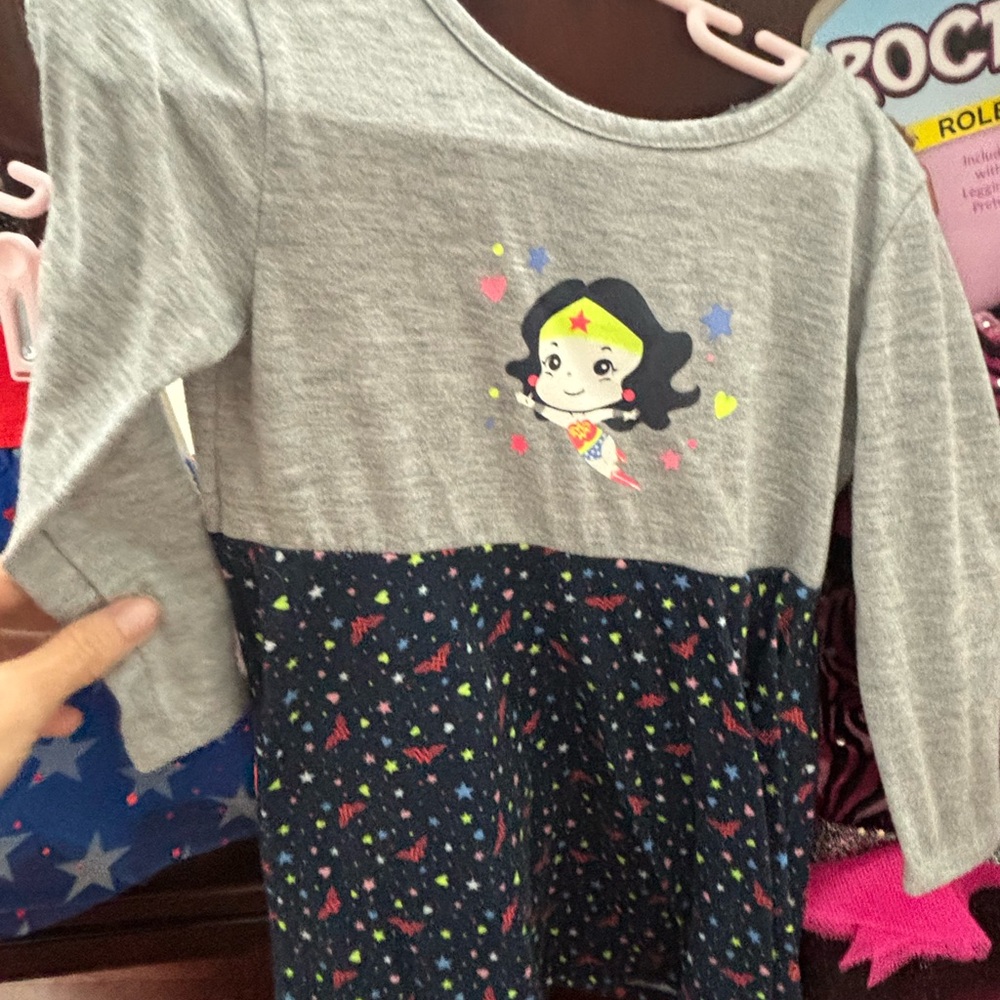 Supergirl dress with attached Velcro cape on back😻 size 3t from Gap